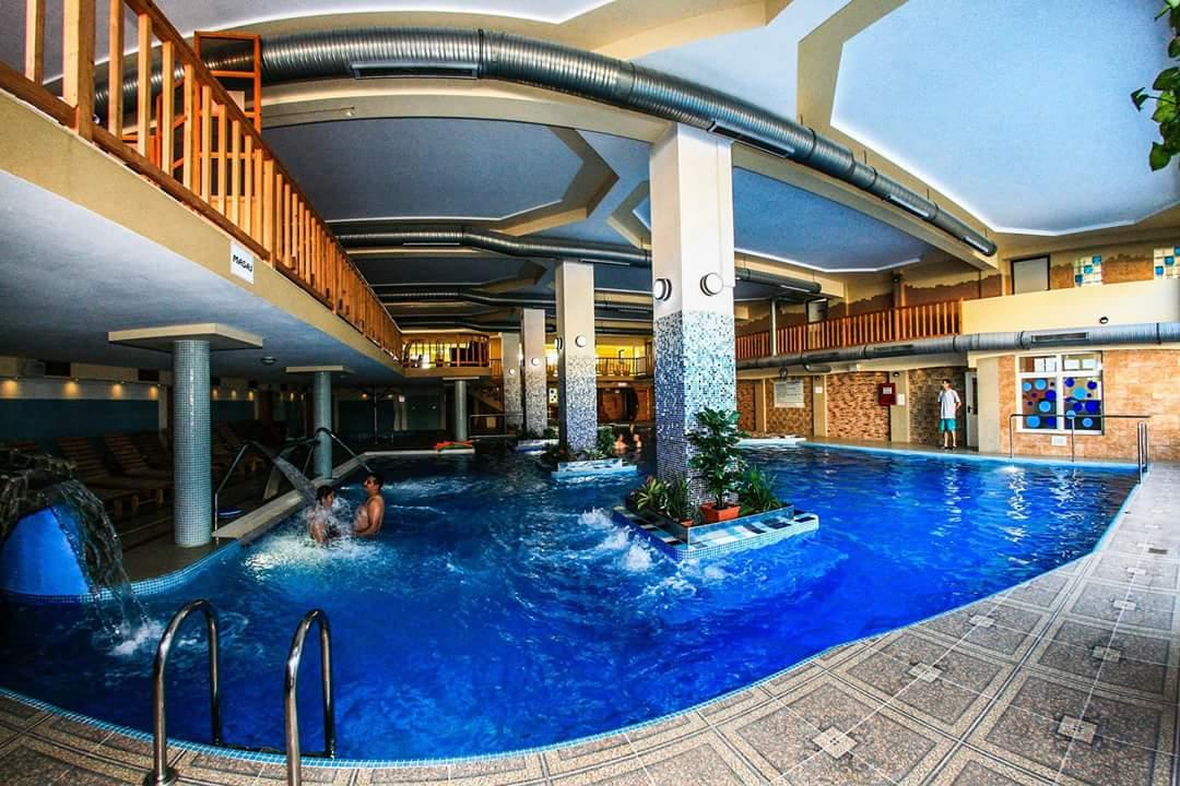Hotel Seneca Baia Mare Exterior foto
