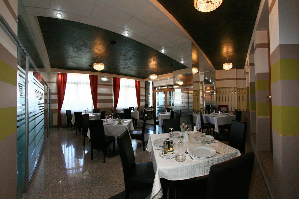 Hotel Seneca Baia Mare Exterior foto