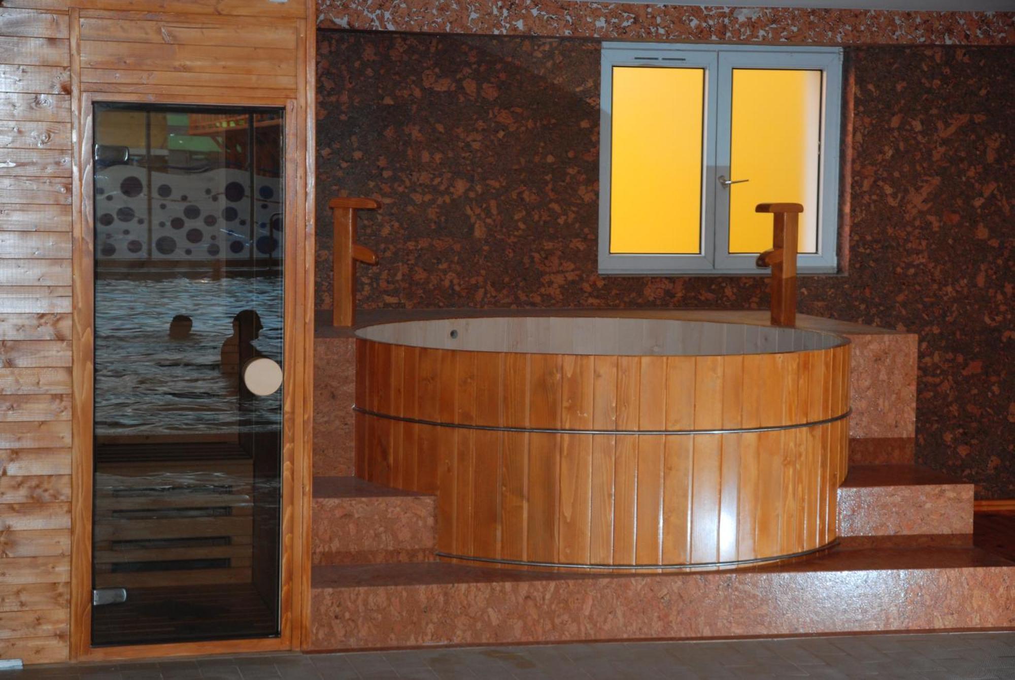 Hotel Seneca Baia Mare Exterior foto