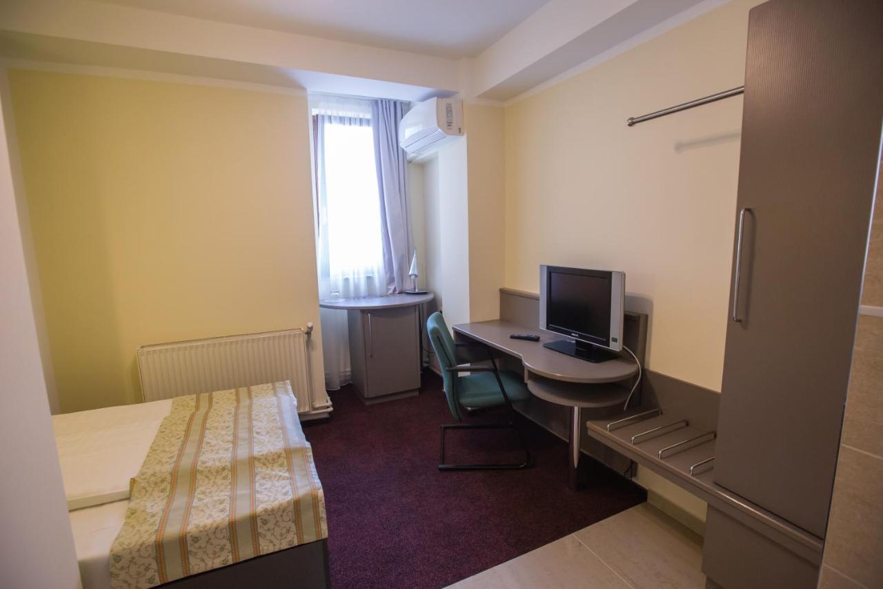 Hotel Seneca Baia Mare Exterior foto