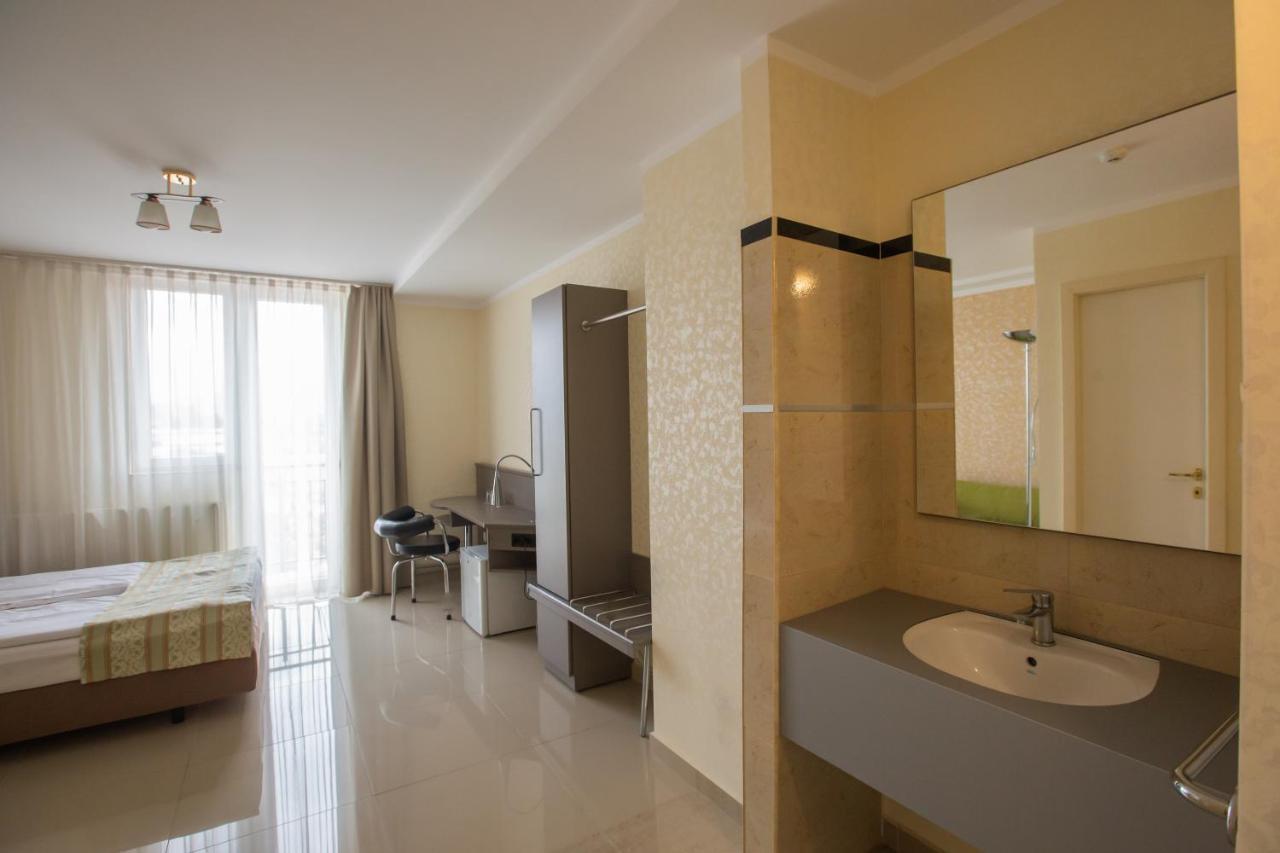 Hotel Seneca Baia Mare Exterior foto